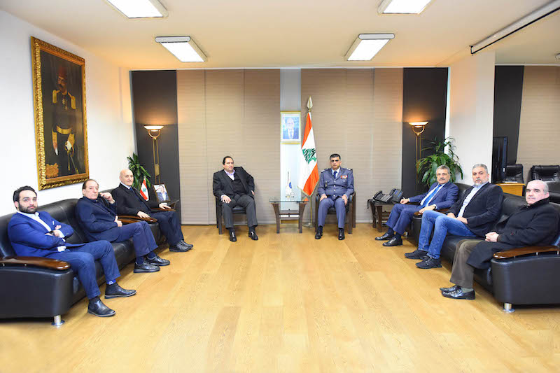  اللواء عثمان التقى وفد تجار بدارو