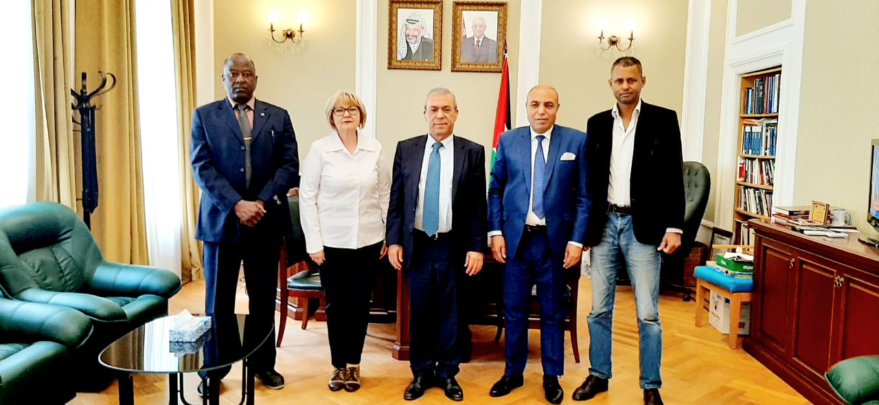 اللجنة المنظمة لجائزة روسيا الكبري فى زيارة لسعادة سفير دولة فلسطين بالعاصمة الروسية موسكو 