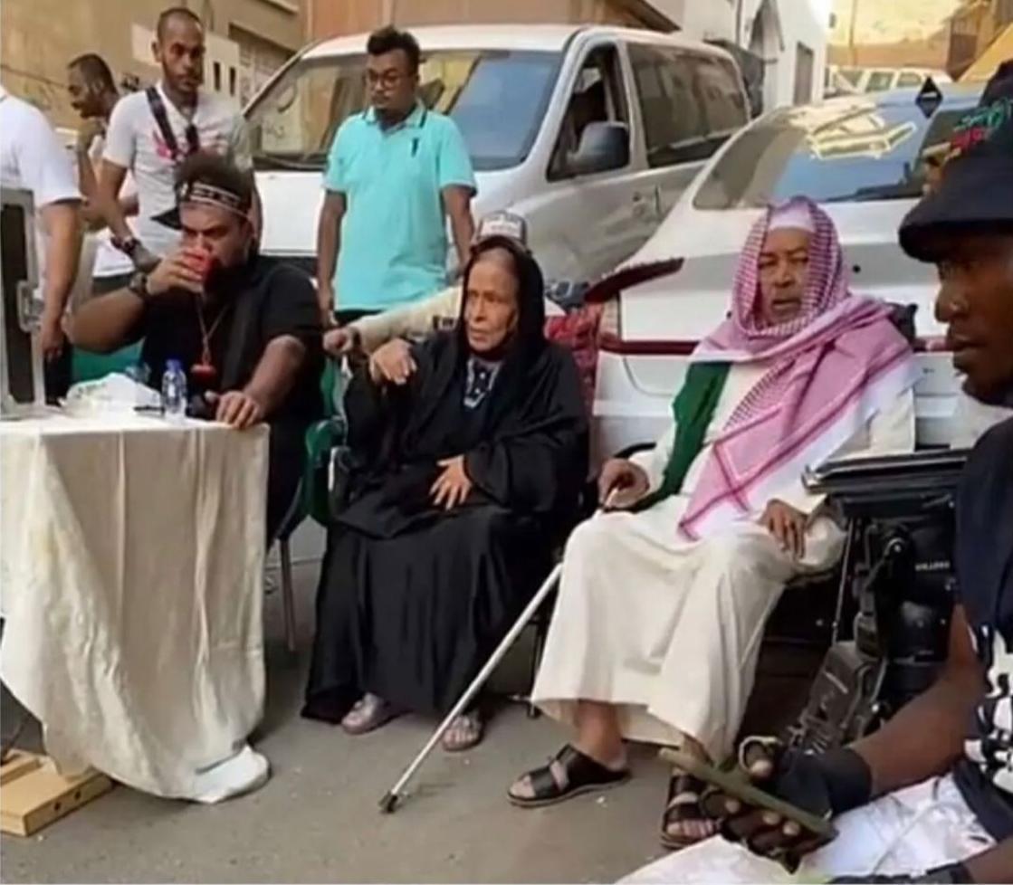 الفنانة الكويتيه حياة الفهد تصور لمسلسلها الجديد بمكة المكرمة