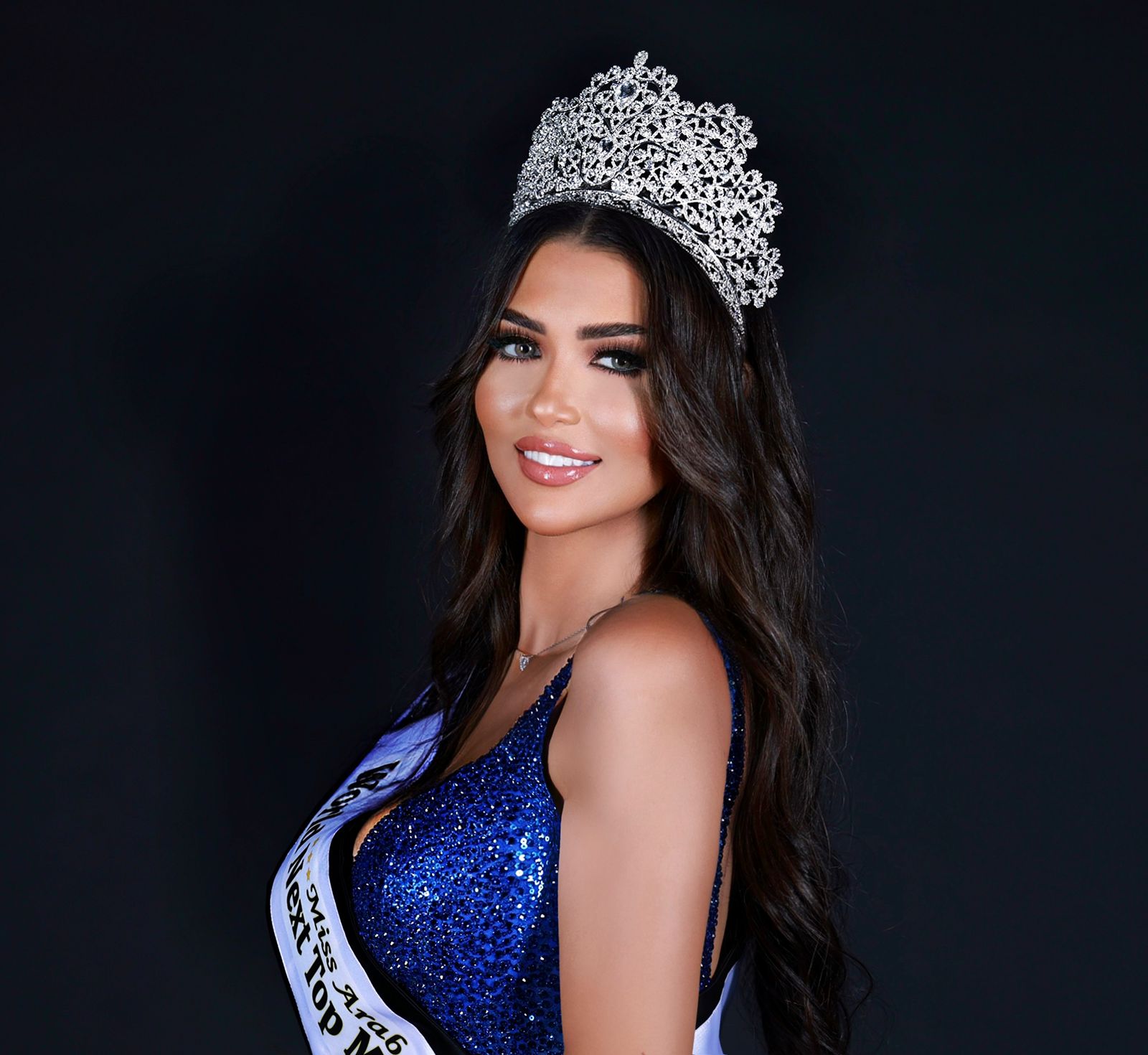 المصرية رضوى الزيني تتوّج ملكة جمال العرب في مسابقة  Miss World Next Top Model 2022