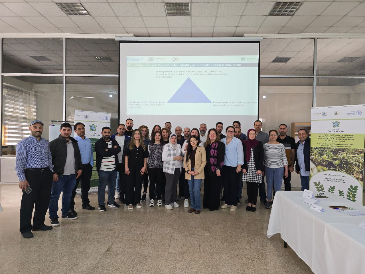 زيارة تهنئة وبحث في القضايا العامة تجمع المطران العمار ووفدًا من السجل العقاري وبلدية العدوسية  