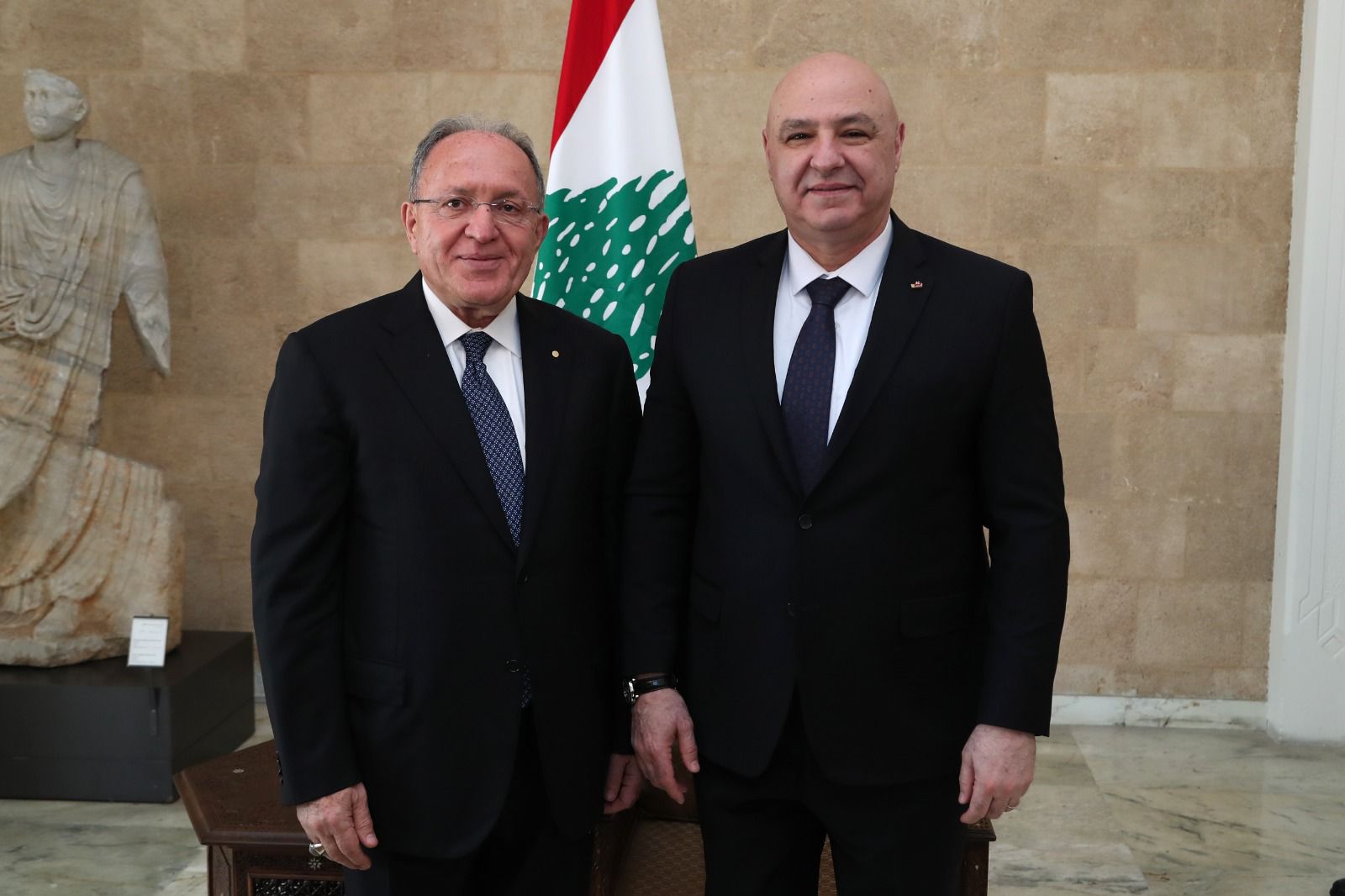 "هل يحق للوزير أن يشرعن انتحال صفة تمثيلية؟ الجامعة اللبنانية الثقافية في العالم تردّ!"