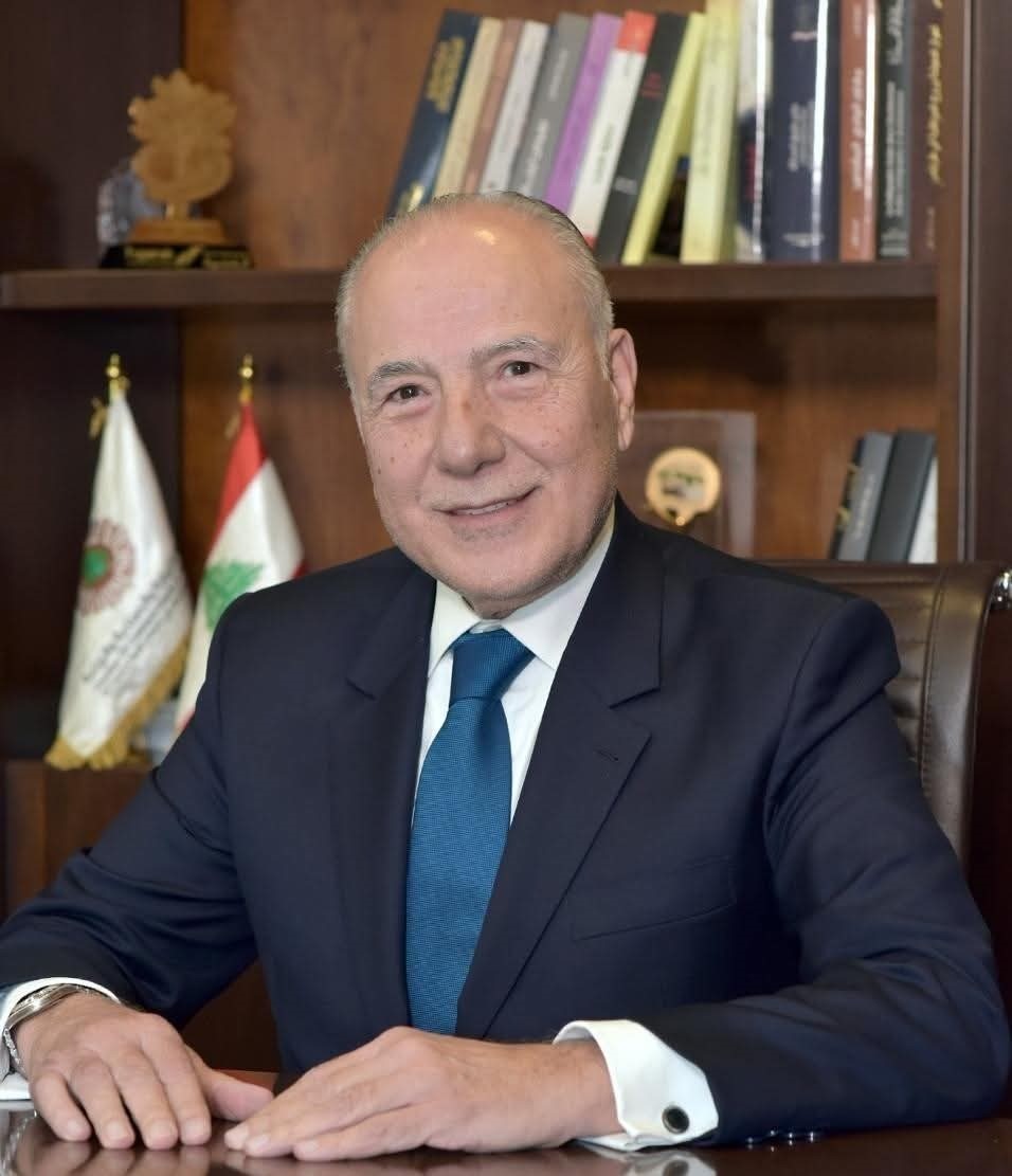 دبوسي يهنئ سلطنة عُمان بعيدها الوطني: ركيزة أساسية في تعزيز الحوار والتعاون الدولي والعربي