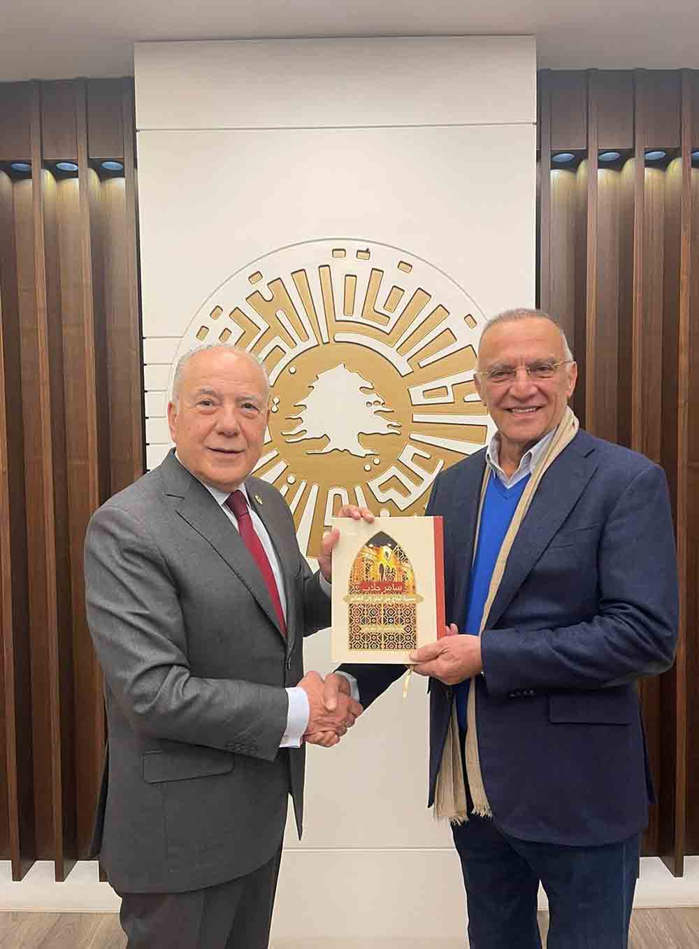 حين يصبح النجاح هوية ...سامر حلّاب يُقدم  كتاب مسيرته  الى رئيس غرفة طرابلس الكبرى