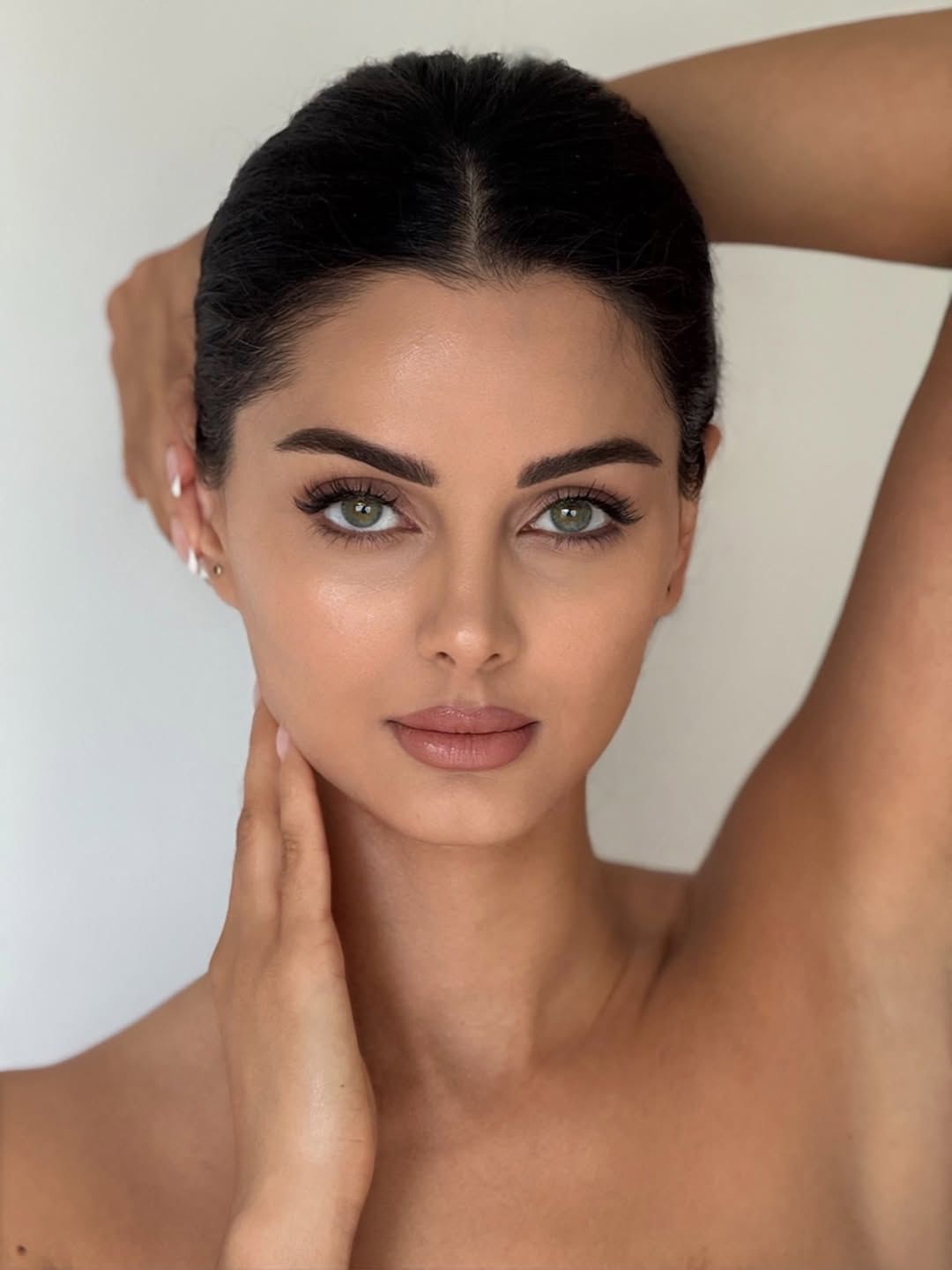 طبيب عربي السر وراء جمال مهلاقا جابري.. فمن هو؟