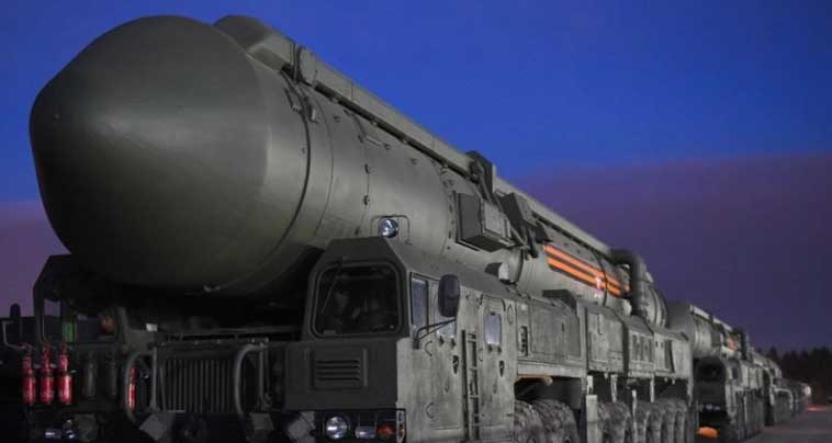 مفكّر سياسي تنبّأ بحرب أوكرانيا قبل وقوعها بسنوات.. وسيناريو "نووي" خطير ينتظر أوروبا!