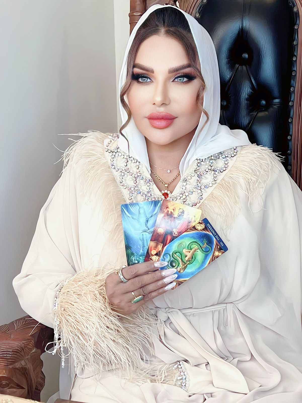 اريج البندري عالمة الفلك والتاروت الاولى 