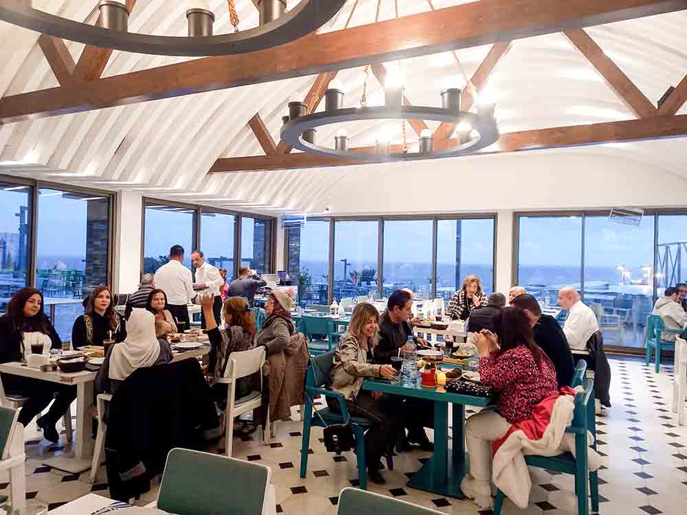 بمناسبة عيد الأم إفطار رمضاني تحت عنوان "رمضان أحلى مع الأمهات ".