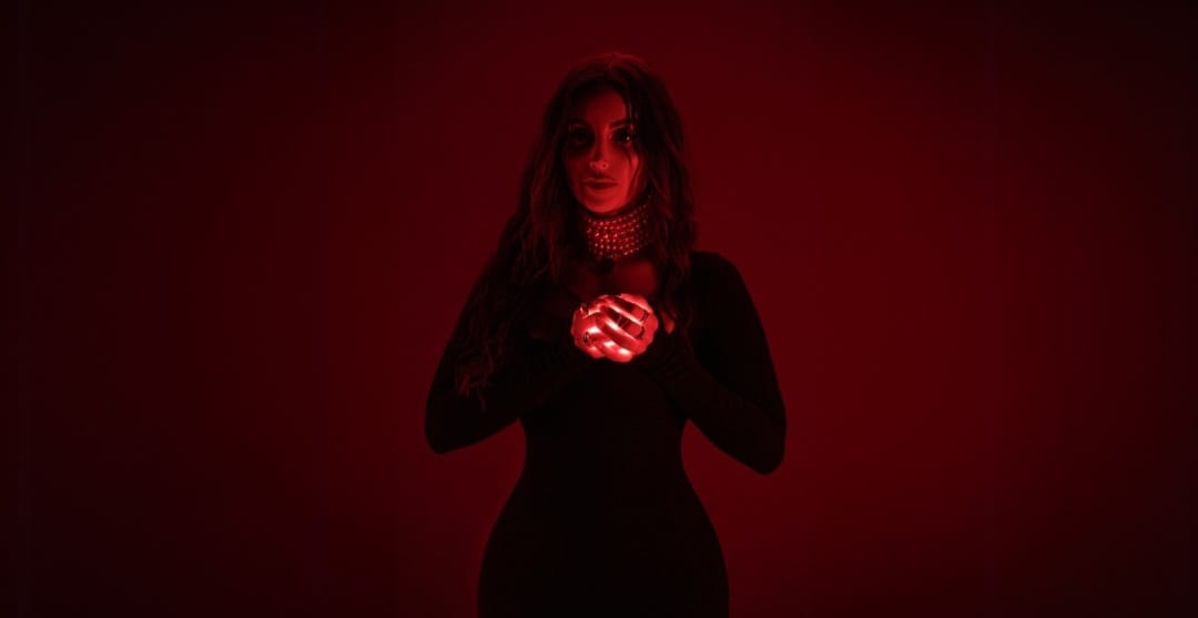 تينا يموت تطلق أغنية رومانسية بعنوان "بحس فيك"