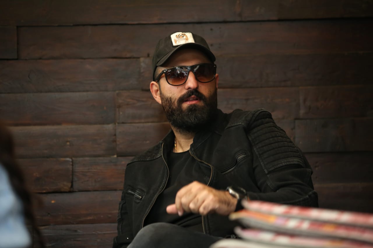 على صفيح ساخن : ابداع عربي بلمسة لبنانية فنية وإضاءة تونسية وبطولة كوكبة من نجوم العرب في مسلسل بعدسات مخرج سوري مخضرم