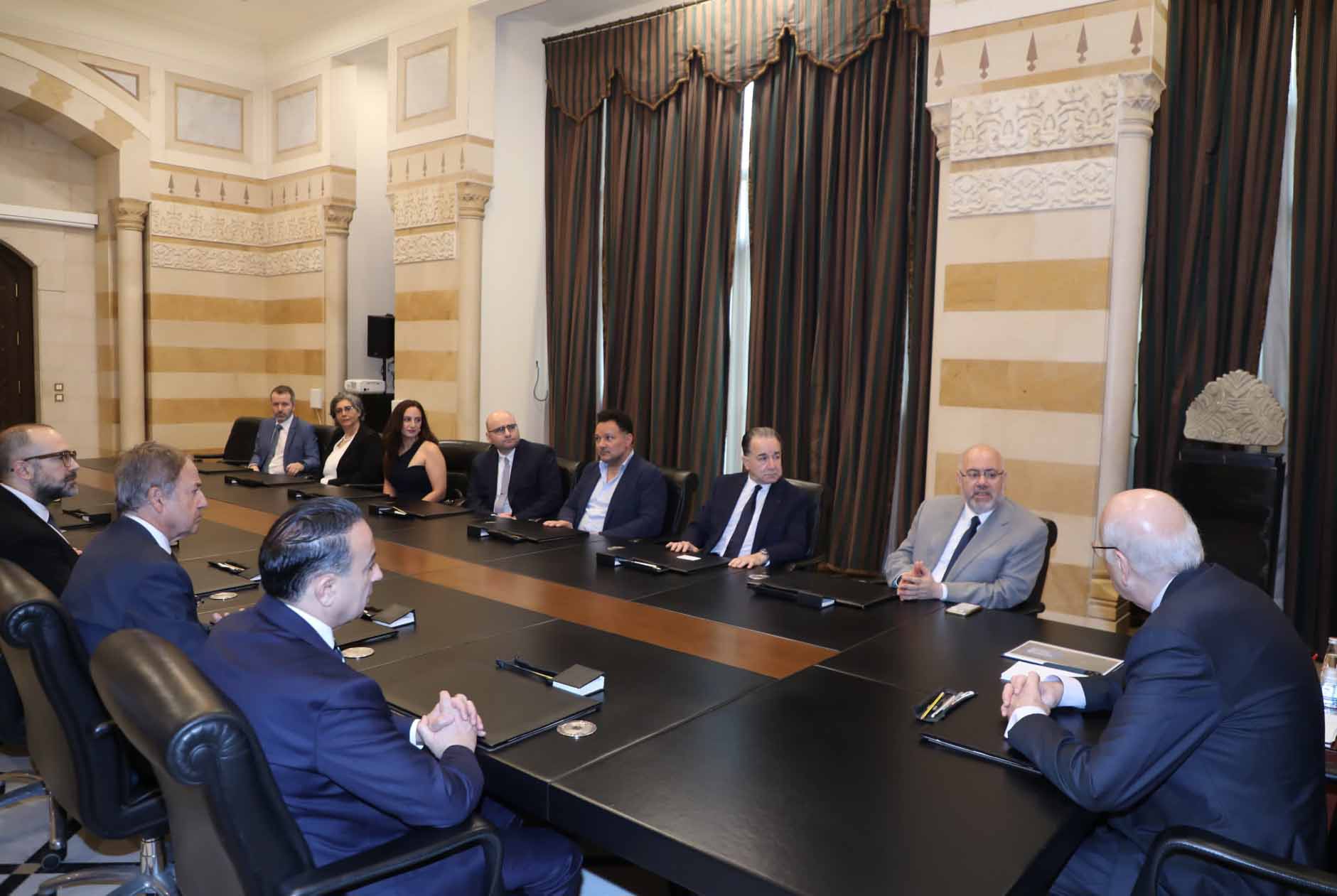 ميقاتي خلال لقائه ممثلين عن "الجمعية الطبية اللبنانية الدولية :" الجسم الاغترابي هو عامل أساسي للنهوض بالبلد" . 