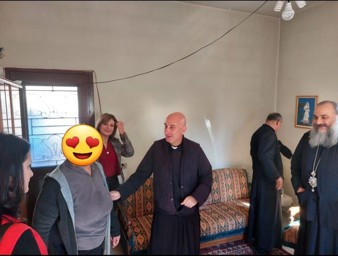 زيارة إنسانيّةً إلى عدد من المرضى 