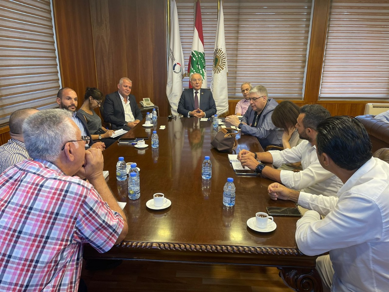 إجتماع عمل في غرفة طرابلس الكبرى للبحث في مشروع انشاء محطة إنتاج كهربائية على الطاقة الشمسية 