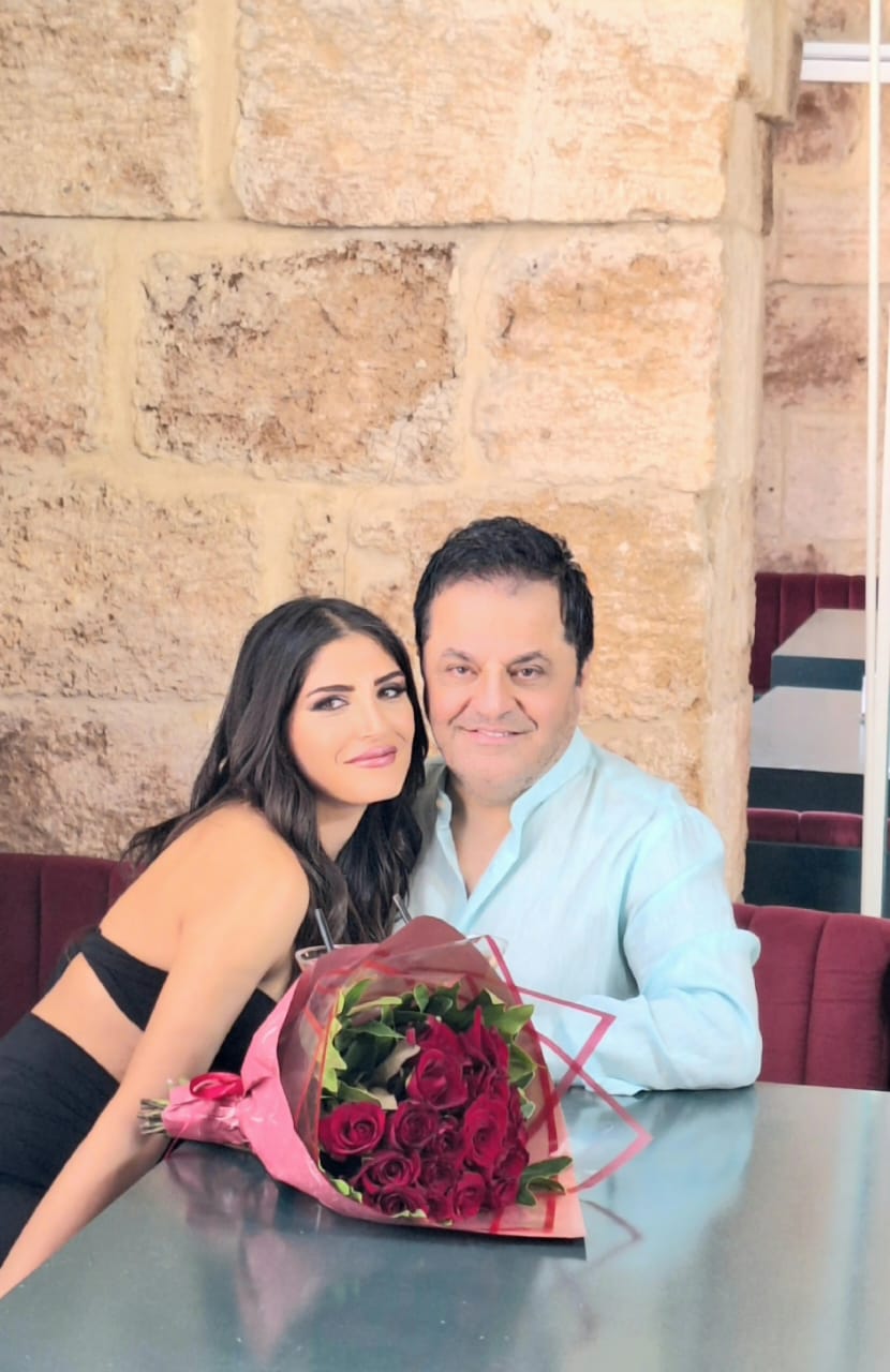 رفيق خويري ينشر لقطات رومانسية مع امرأة..فهل انفصل عن زوجته؟