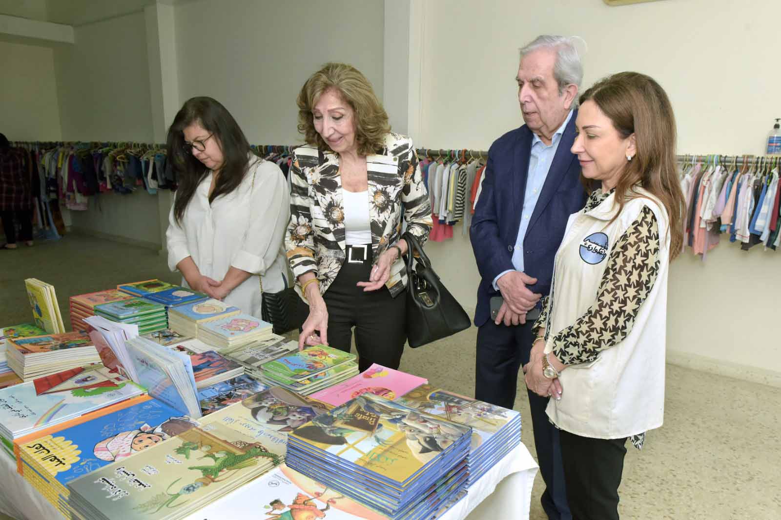 لتشجيع الناشئة على المطالعة والقراءة مجموعة متنوعة من الاصدارات الثقافية قدمت لمؤسسة الطوارىء في مدينة الميناء / طرابلس