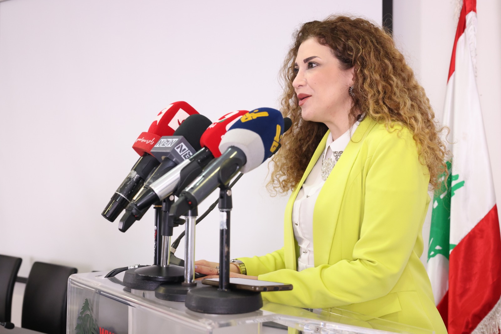  إطلاق حملة الإتحاد العربي للمهن البصرية "رؤيا للبنان أفضل" الأبيض: الحملة عينة لضرورة تغليب الروح الإيجابية رغم الظروف الصعبة الأشقر تشدد على التوعية على مخاطر المفاهيم الخاطئة للنظر