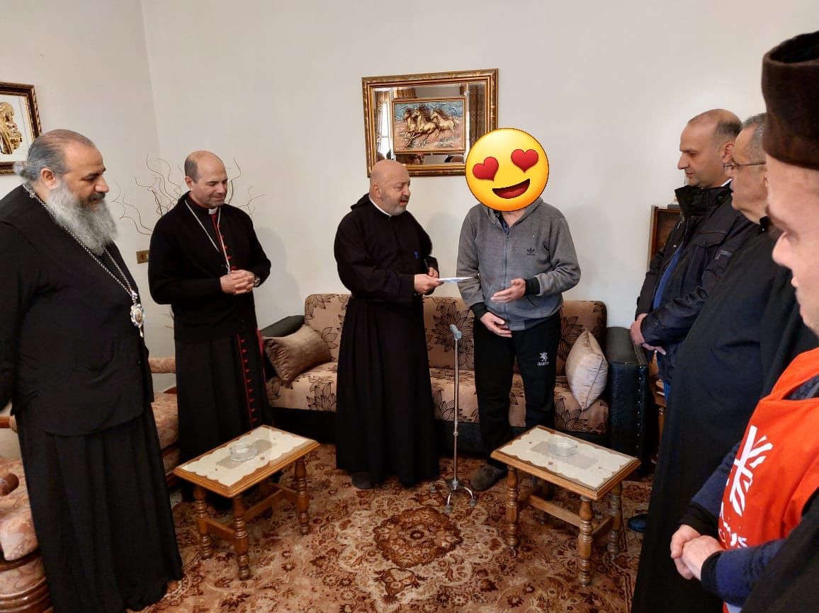 زيارة إنسانيّةً إلى عدد من المرضى 