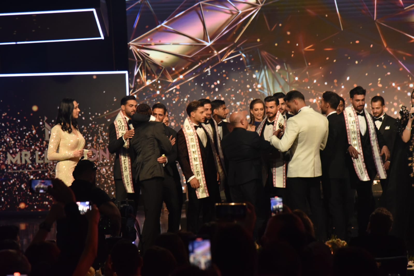 تتويج ماريو الحاج ملكاً على عرش الجمال اللبناني..