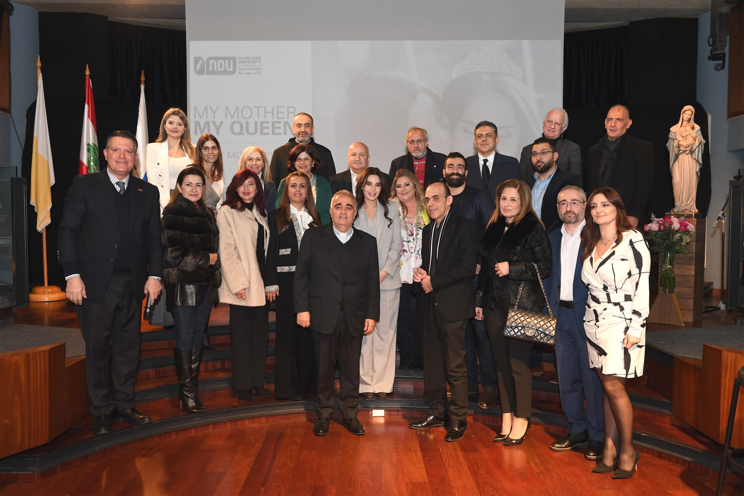 " أمي ملكتي " في جامعة سيدة اللويزة ...