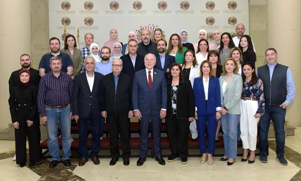 غرفة طرابلس الكبرى تحتفي بموظفيها في عيد العمال وتكرم ثلاثة من الإداريين..