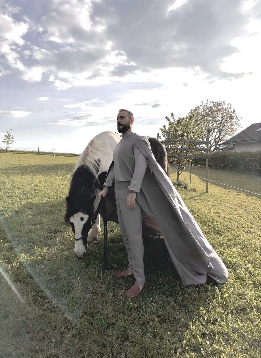 كريستيان عبدالله يتألّق بتصاميمه في مهرجان كان السينمائي!