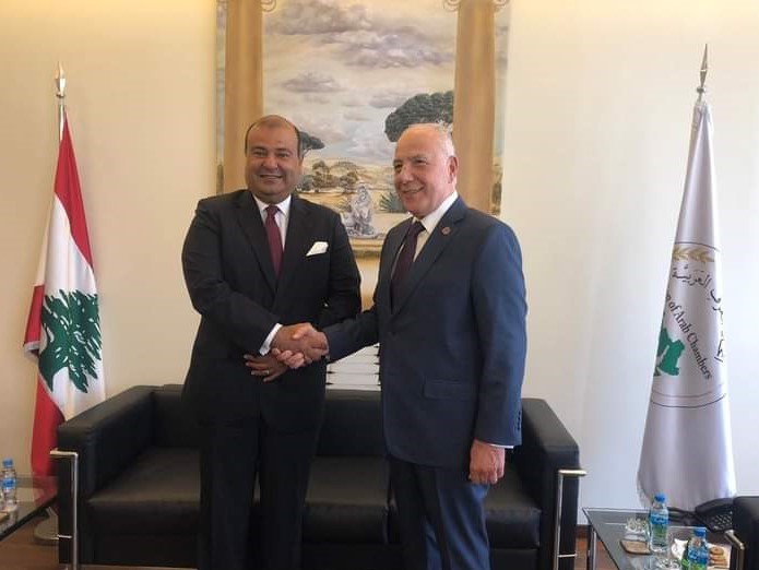 أمين عام إتحاد الغرف العربية خالد حنفي يلتقي دبوسي: "يعطينا المثال النموذجي في كيفية الاهتمام بالانسان والمجتمع والوطن.."