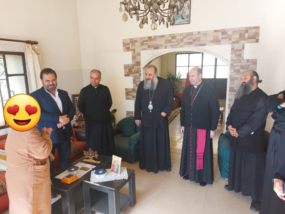 زيارة إنسانيّةً إلى عدد من المرضى 