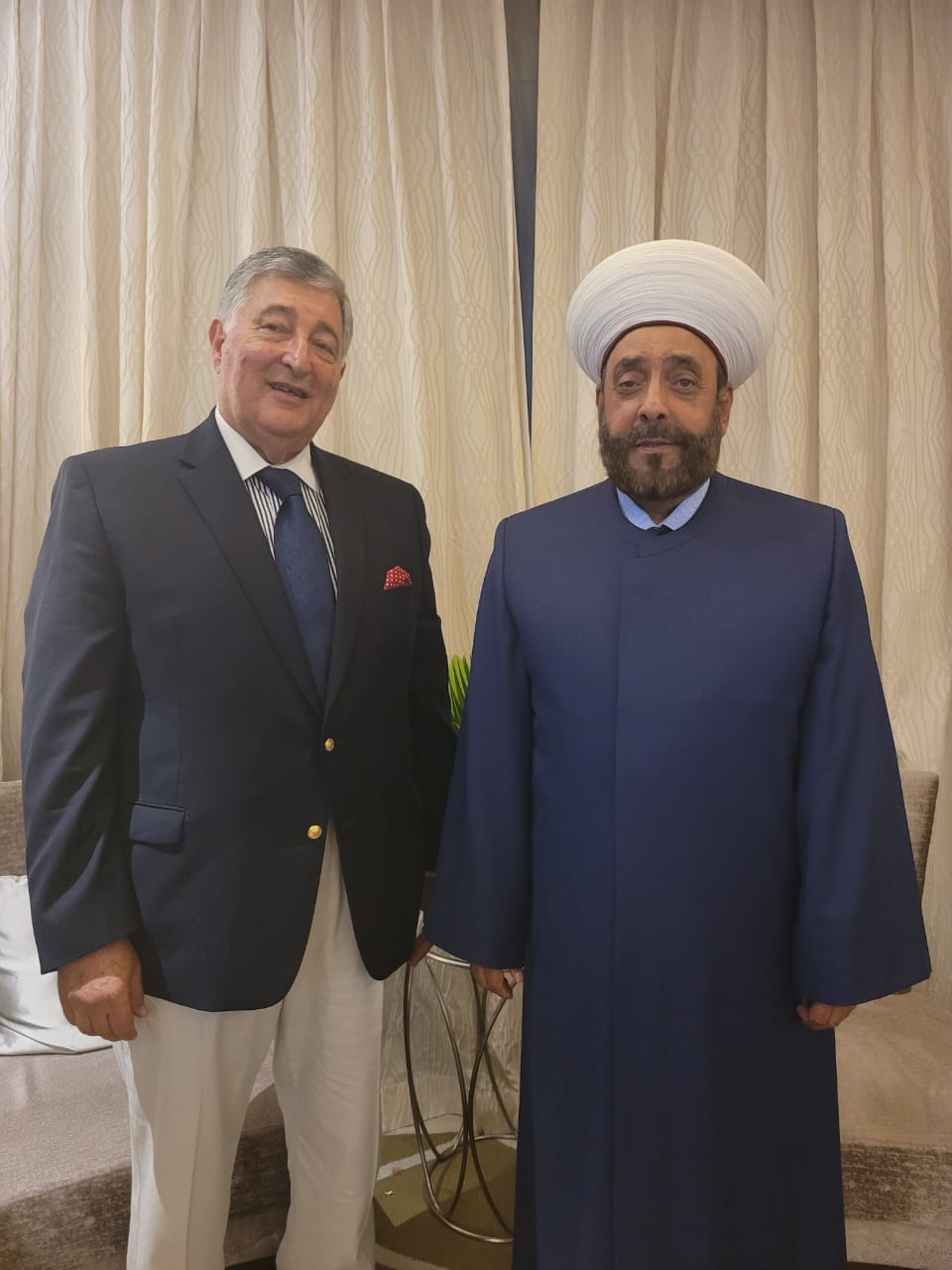 القاضي الشيخ خلدون عريمط استقبل القنصل سالم بيضون في دبي