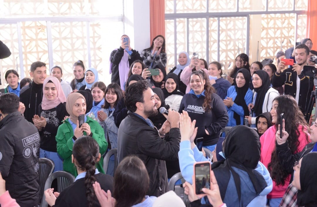 ‎إيناس الجرمقاني ونادر الأتات في ثانوية برجا بهدف تحفيز الشباب اللبناني