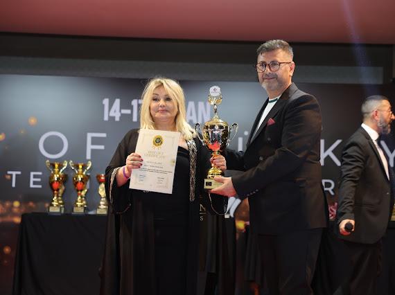 نجمة خبراء التجميل أمل بعيني تتألق دوليًا وتُكرَّم في مهرجان أنطاليا كواحدة من أبرز خبراء التجميل