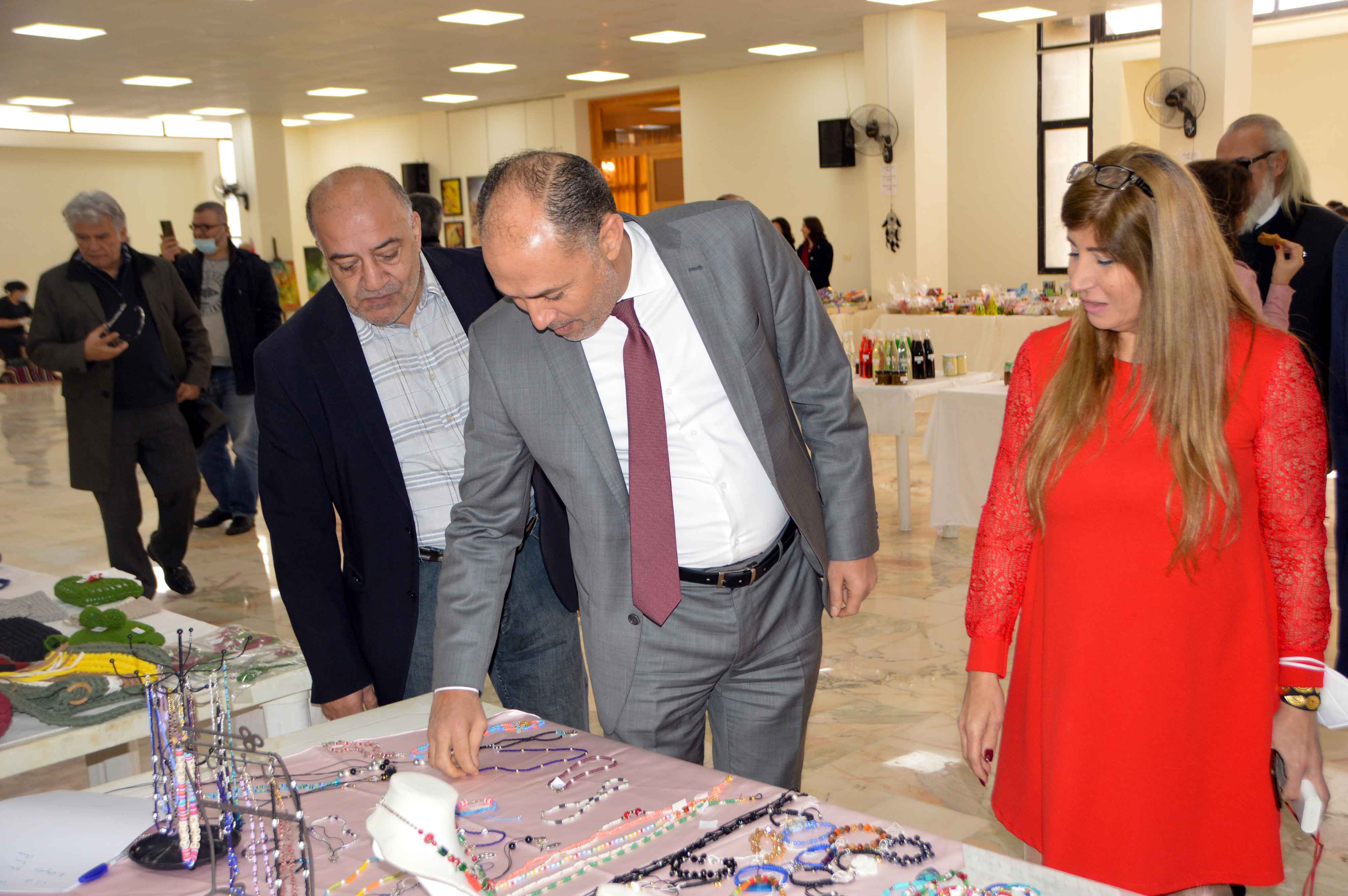 ضمن فعاليات المشروع الخيري: "لبنان بكل الدني" معرض:"النساء الحرفيات نساء قياديات"