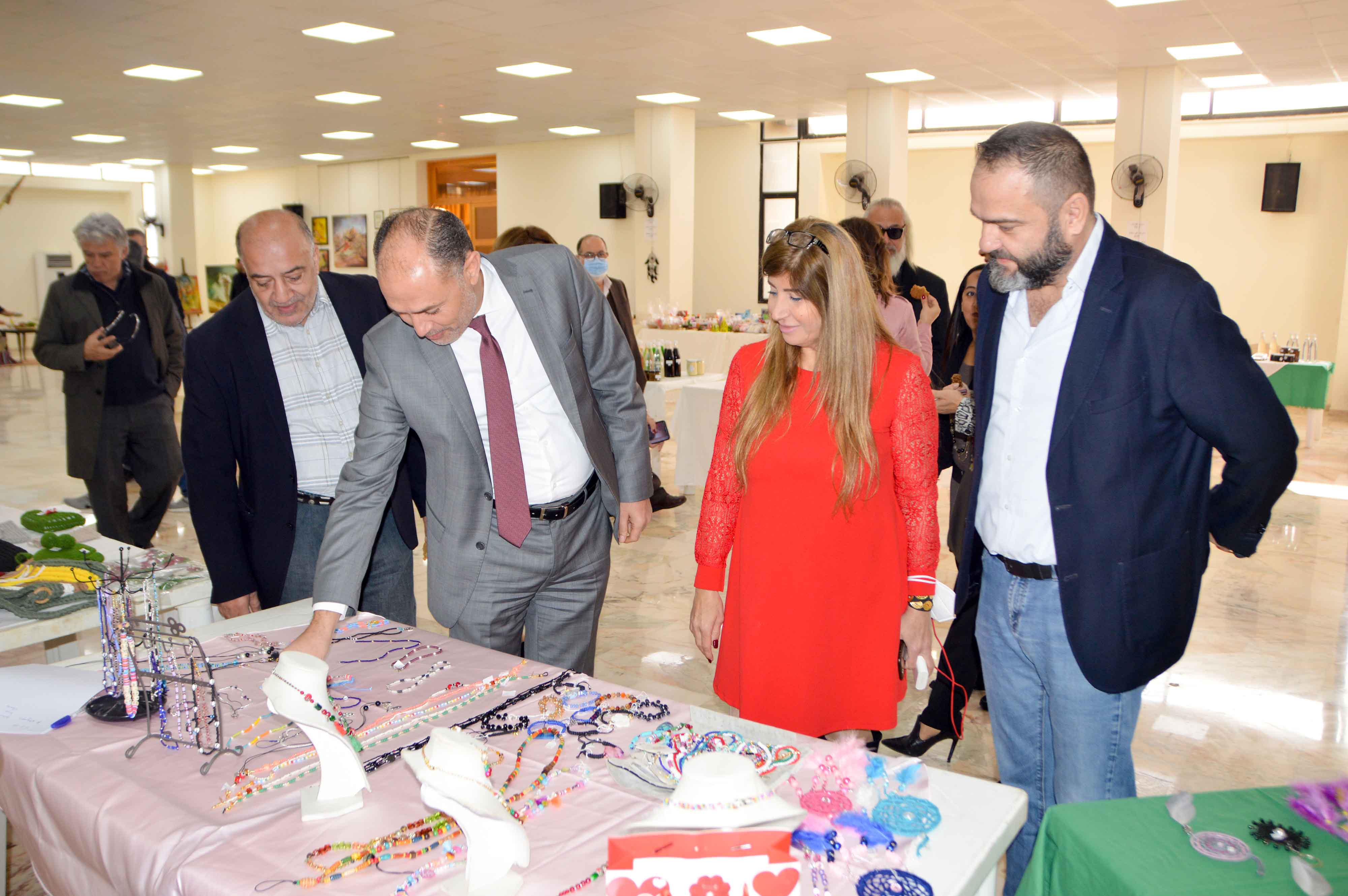 ضمن فعاليات المشروع الخيري: "لبنان بكل الدني" معرض:"النساء الحرفيات نساء قياديات"