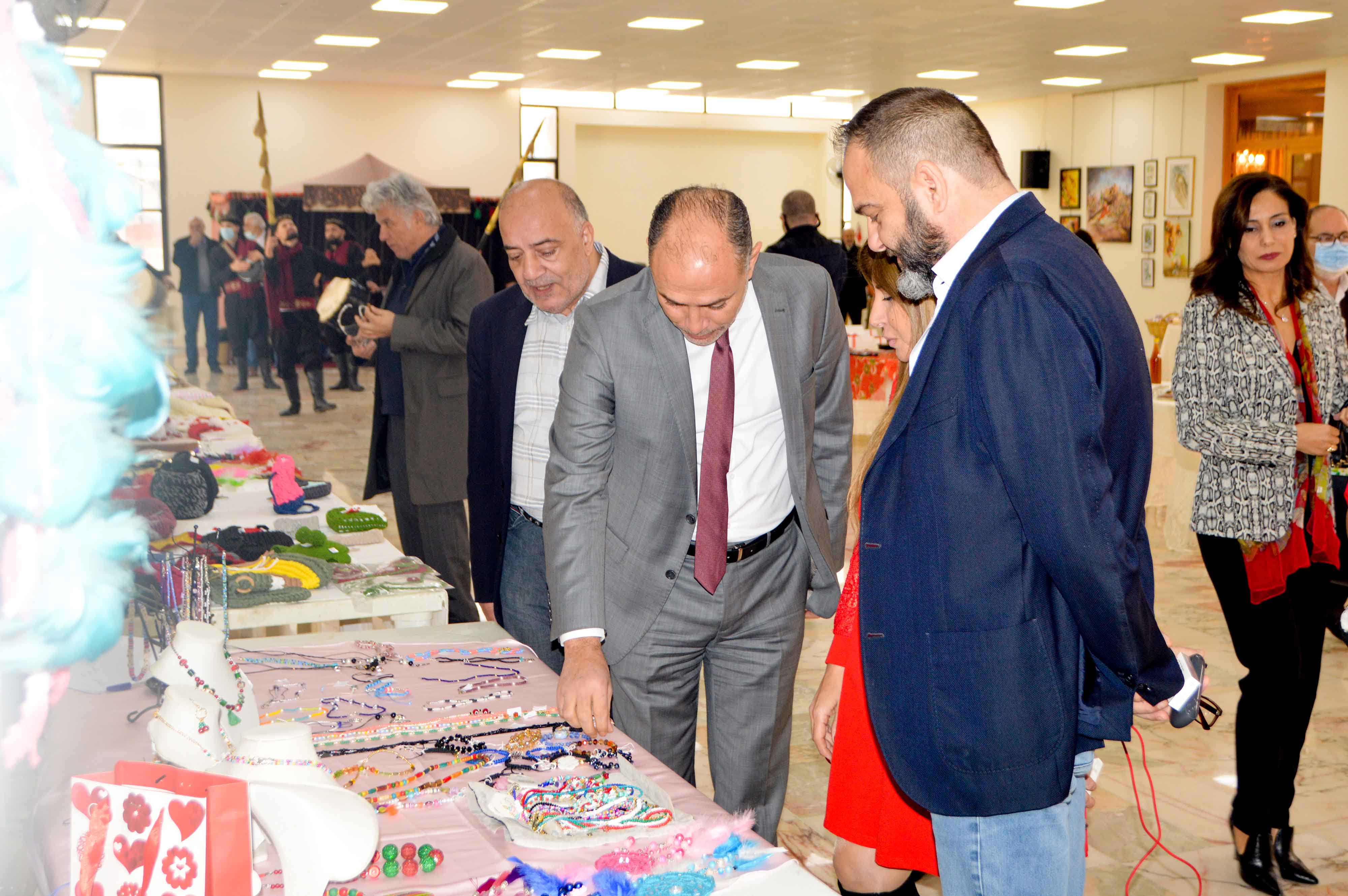 ضمن فعاليات المشروع الخيري: "لبنان بكل الدني" معرض:"النساء الحرفيات نساء قياديات"