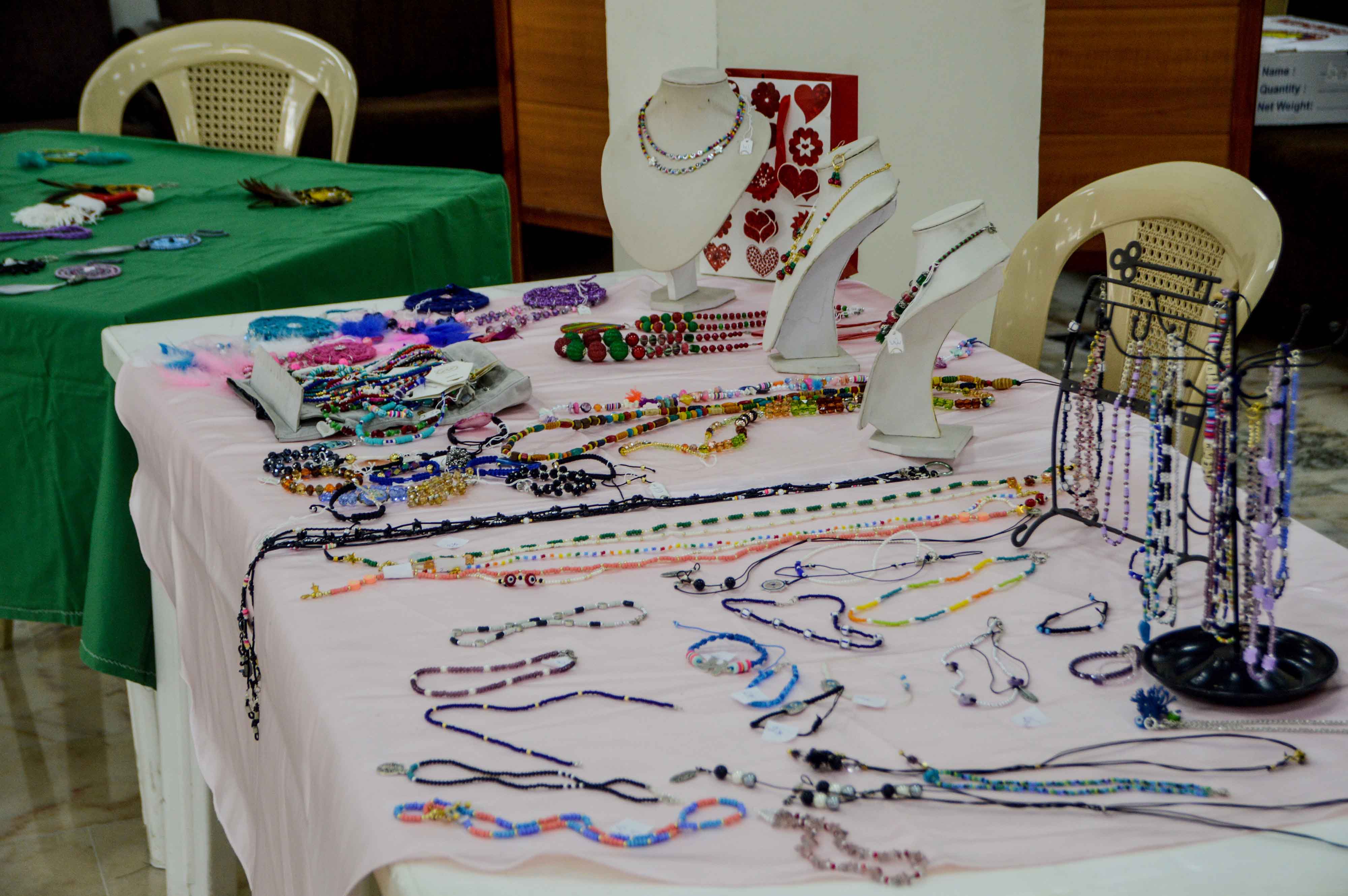 ضمن فعاليات المشروع الخيري: "لبنان بكل الدني" معرض:"النساء الحرفيات نساء قياديات"