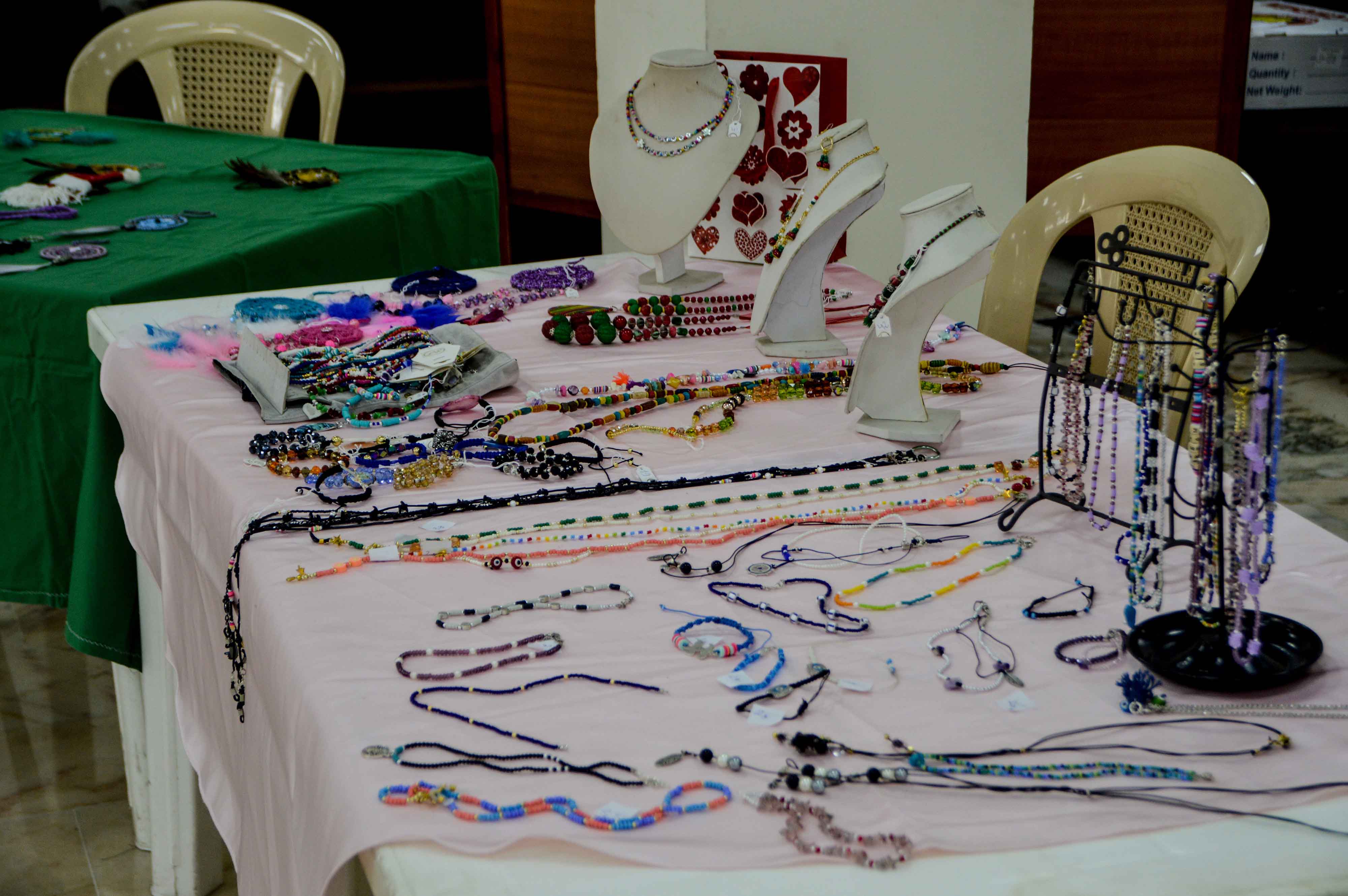 ضمن فعاليات المشروع الخيري: "لبنان بكل الدني" معرض:"النساء الحرفيات نساء قياديات"