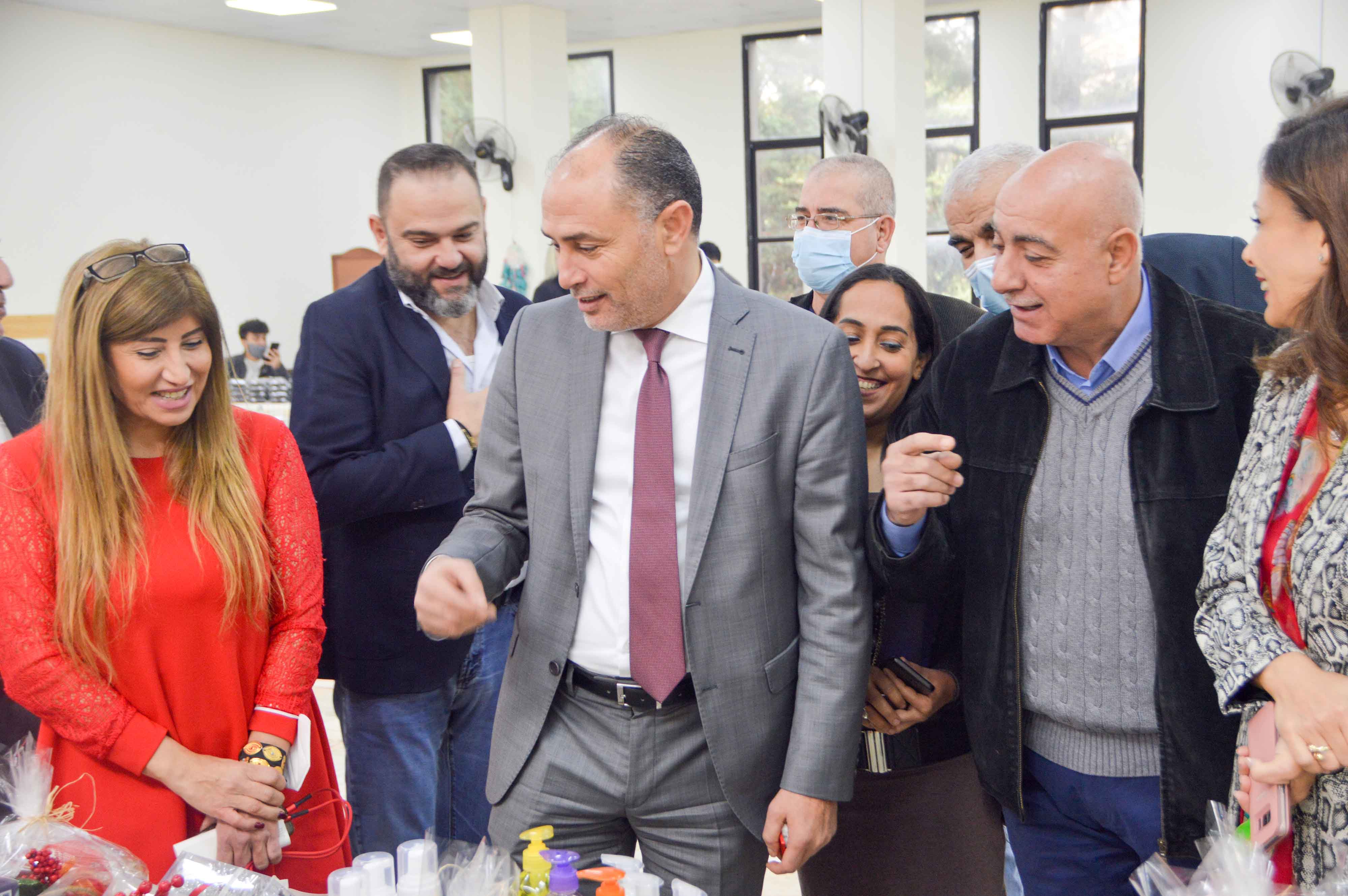 ضمن فعاليات المشروع الخيري: "لبنان بكل الدني" معرض:"النساء الحرفيات نساء قياديات"