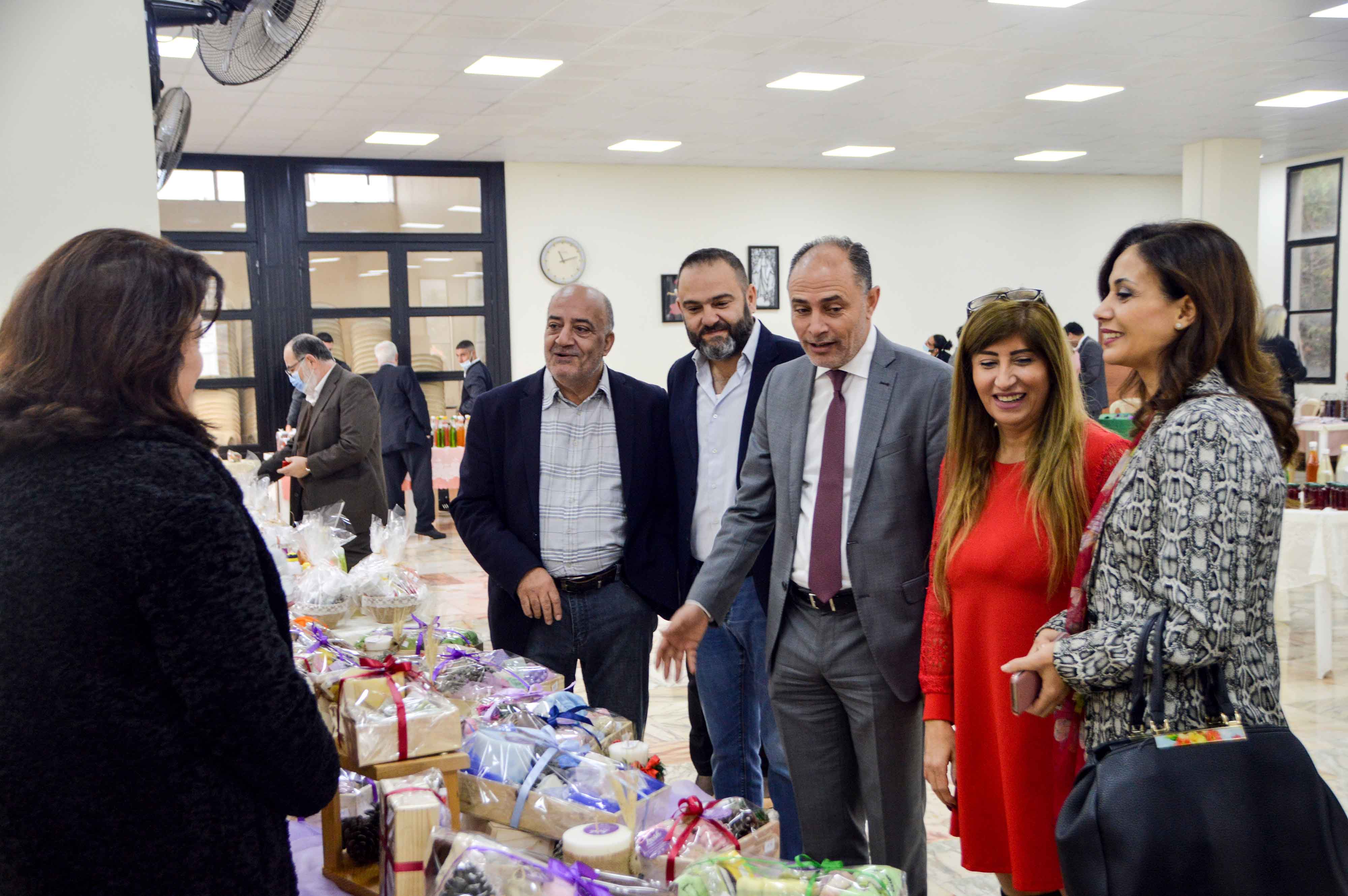 ضمن فعاليات المشروع الخيري: "لبنان بكل الدني" معرض:"النساء الحرفيات نساء قياديات"