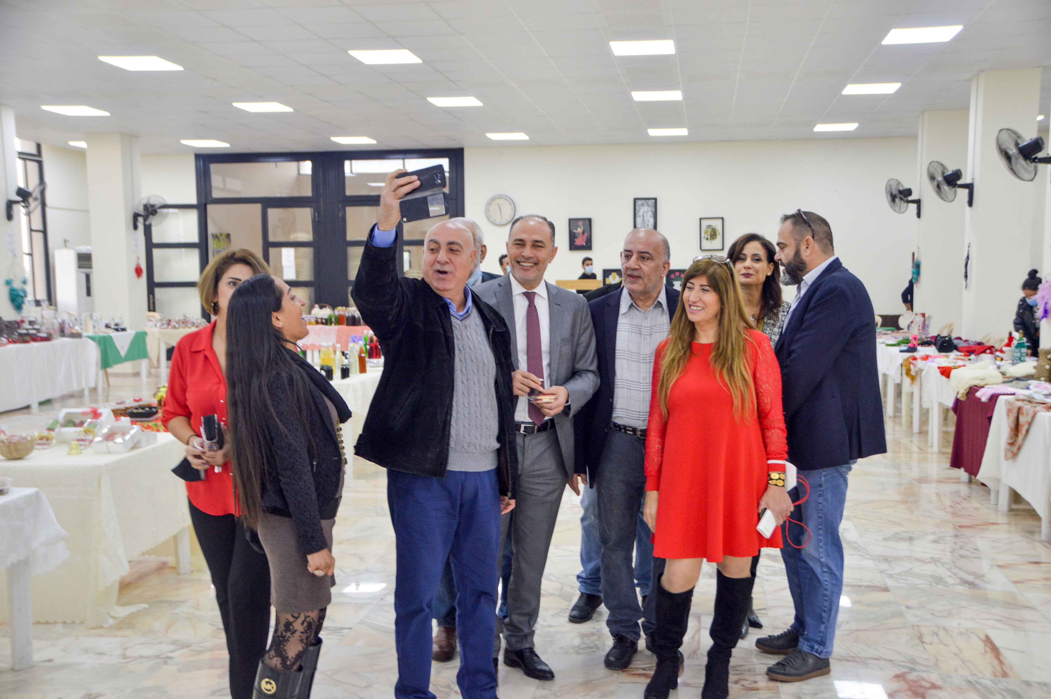 ضمن فعاليات المشروع الخيري: "لبنان بكل الدني" معرض:"النساء الحرفيات نساء قياديات"