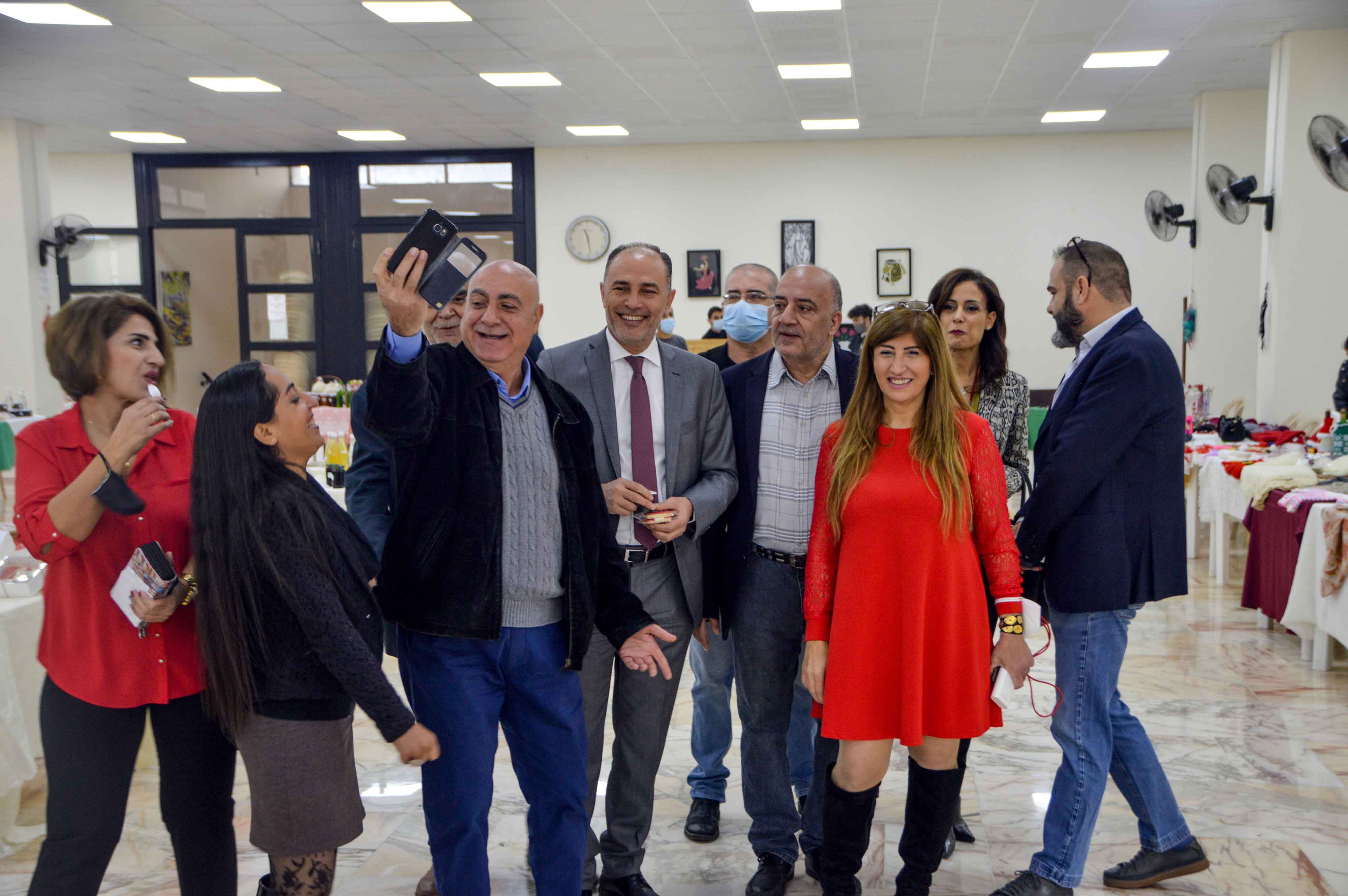 ضمن فعاليات المشروع الخيري: "لبنان بكل الدني" معرض:"النساء الحرفيات نساء قياديات"