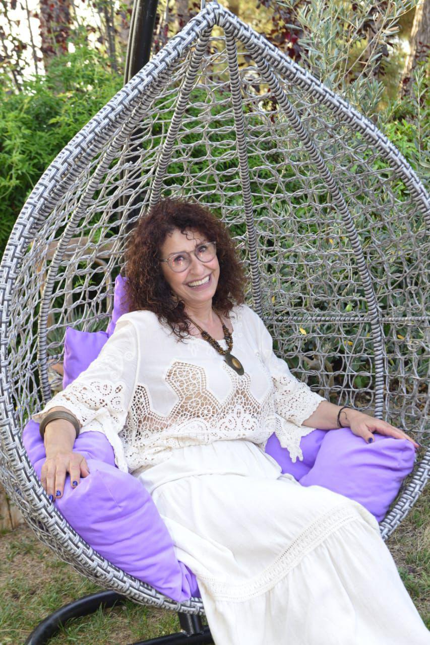 "على مائدة الزمن الجميل... الدكتور هراتش يجمع نجوم الماضي في بكفيا"...