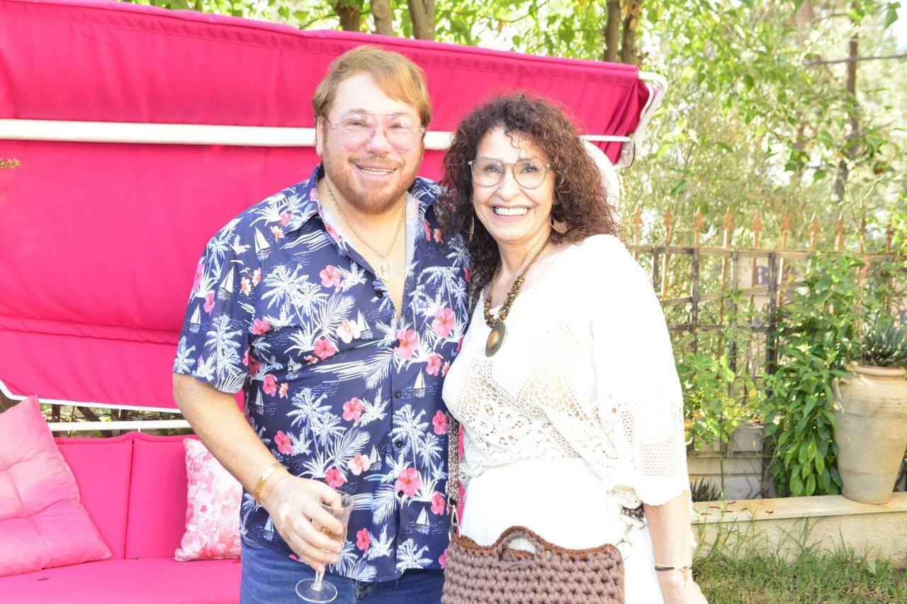 "على مائدة الزمن الجميل... الدكتور هراتش يجمع نجوم الماضي في بكفيا"...