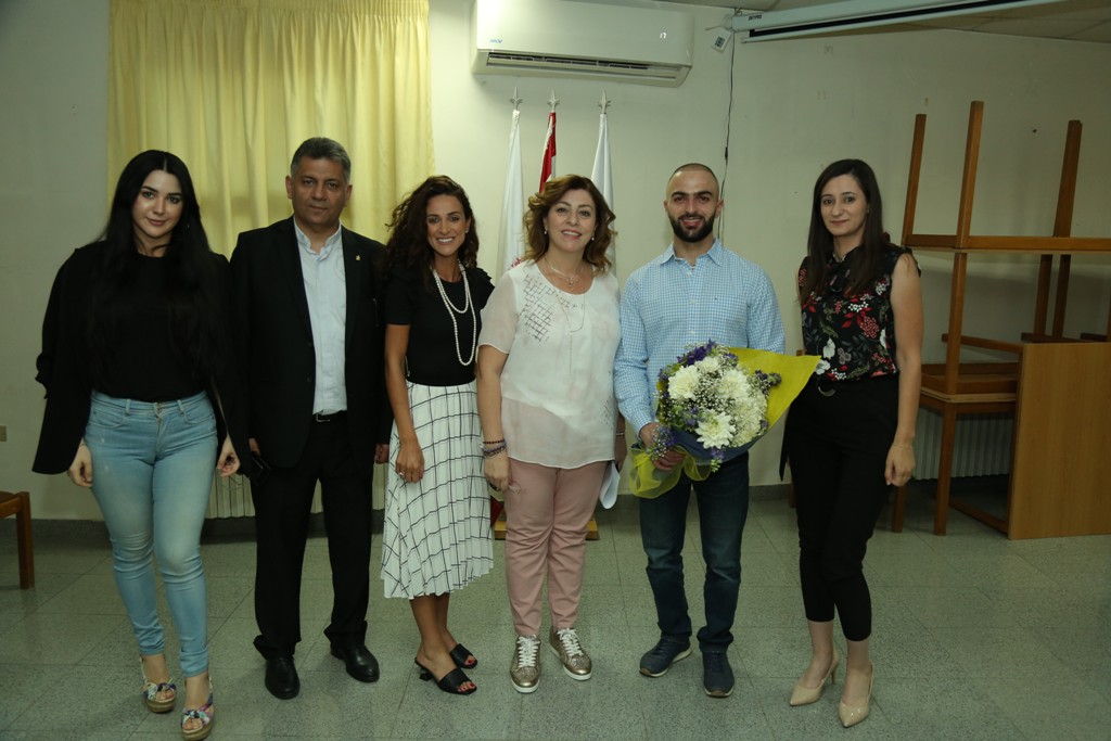 في اليوم العالمي لمكافحة المخدرات.. جمعية "نسروتو" والأب مروان غانم استضافا النقيب علي مبارك في محاضرة حول مخاطر الإدمان