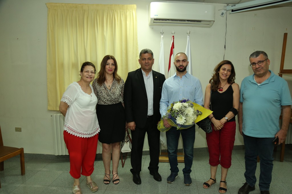 في اليوم العالمي لمكافحة المخدرات.. جمعية "نسروتو" والأب مروان غانم استضافا النقيب علي مبارك في محاضرة حول مخاطر الإدمان