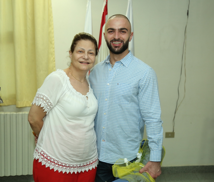 في اليوم العالمي لمكافحة المخدرات.. جمعية "نسروتو" والأب مروان غانم استضافا النقيب علي مبارك في محاضرة حول مخاطر الإدمان