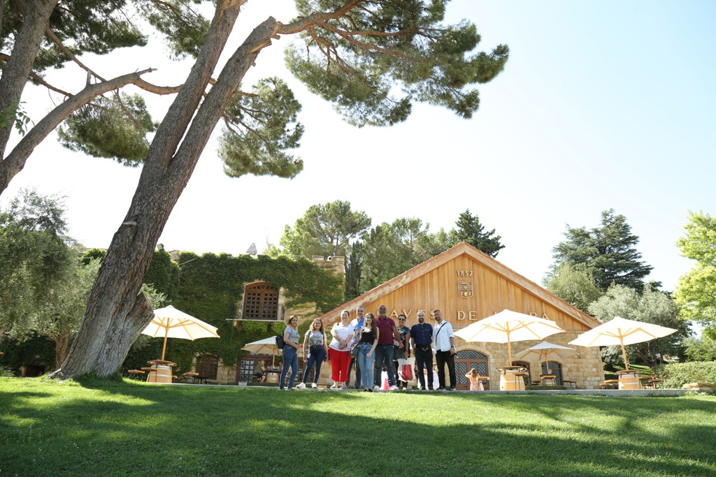 في اليوم العالمي لمكافحة المخدرات.. جمعية "نسروتو" والأب مروان غانم استضافا النقيب علي مبارك في محاضرة حول مخاطر الإدمان