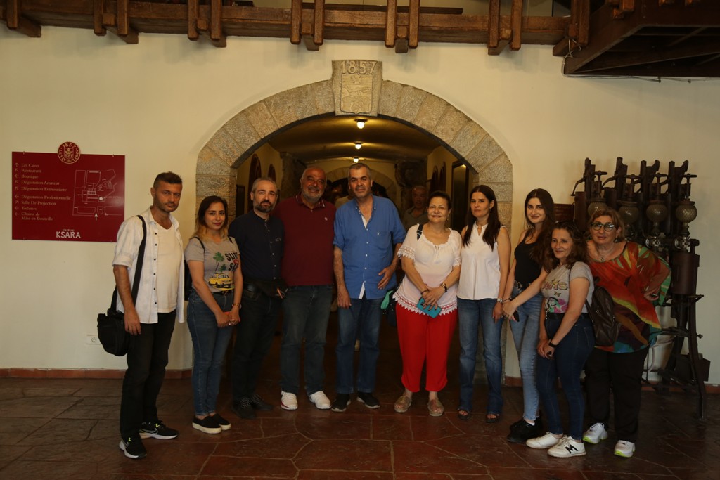 في اليوم العالمي لمكافحة المخدرات.. جمعية "نسروتو" والأب مروان غانم استضافا النقيب علي مبارك في محاضرة حول مخاطر الإدمان