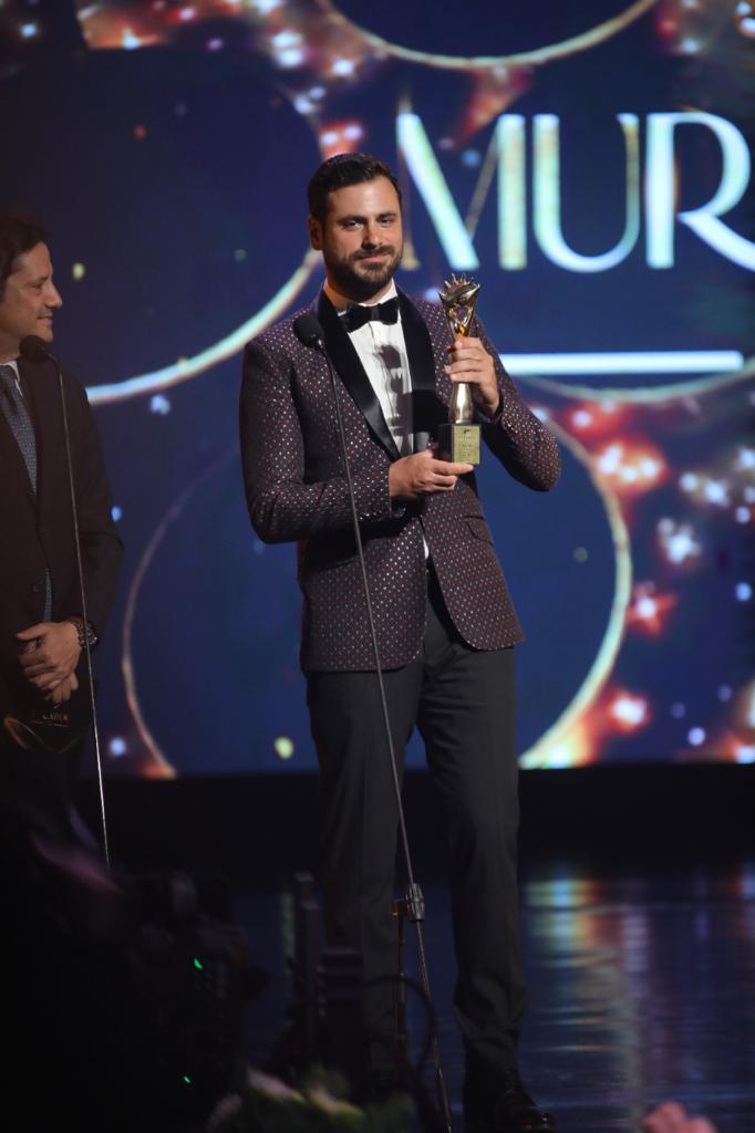 عازف التشيللو العالمي HAUSER يحصد جائزة خاصة من "الموركس دور"