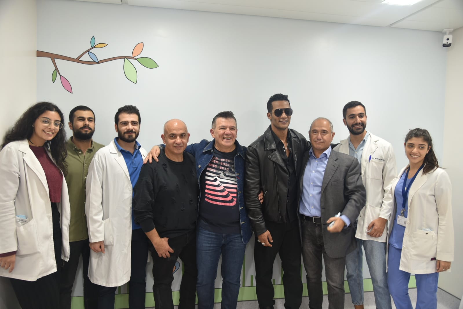 محمد رمضان في زيارة خاصة لمركز سرطان الاطفال في مستشفى الروم