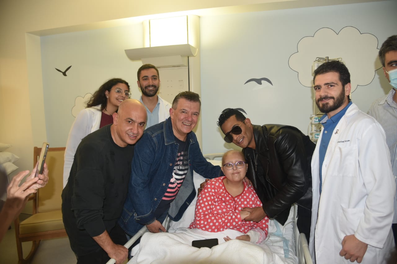 محمد رمضان في زيارة خاصة لمركز سرطان الاطفال في مستشفى الروم