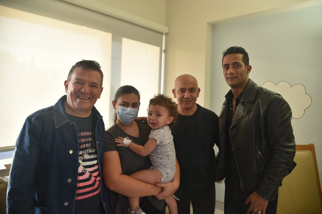 محمد رمضان في زيارة خاصة لمركز سرطان الاطفال في مستشفى الروم